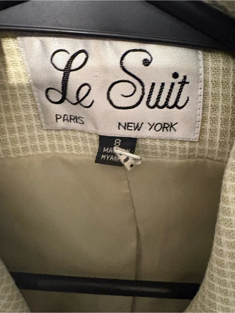 Le Suit light sage
